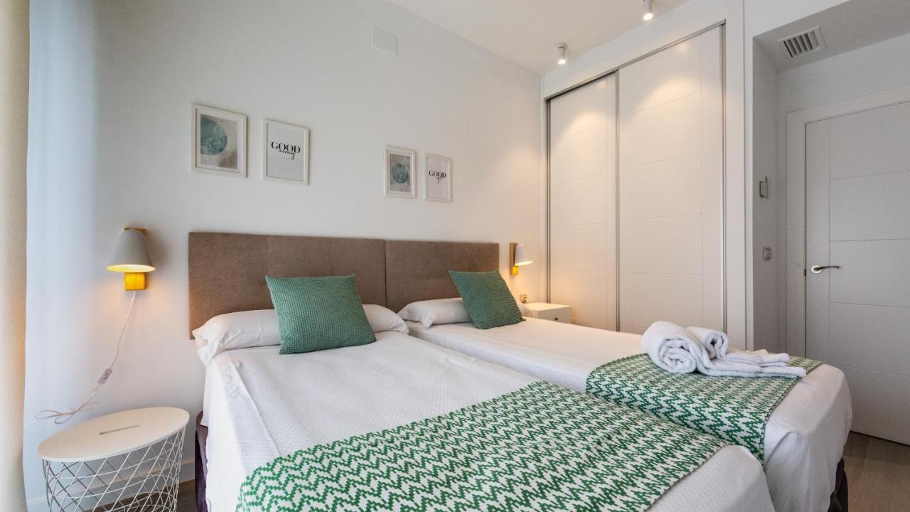 Homity Holidays - Playa Granada - Marina Golf モトリル エクステリア 写真